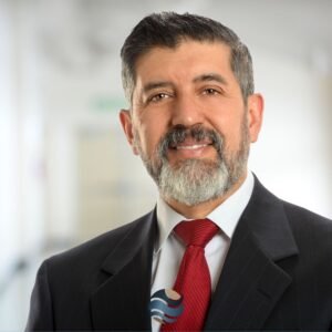 Foto de consultor sorridente da SP Bens Consórcio pronto para atendimento personalizado
